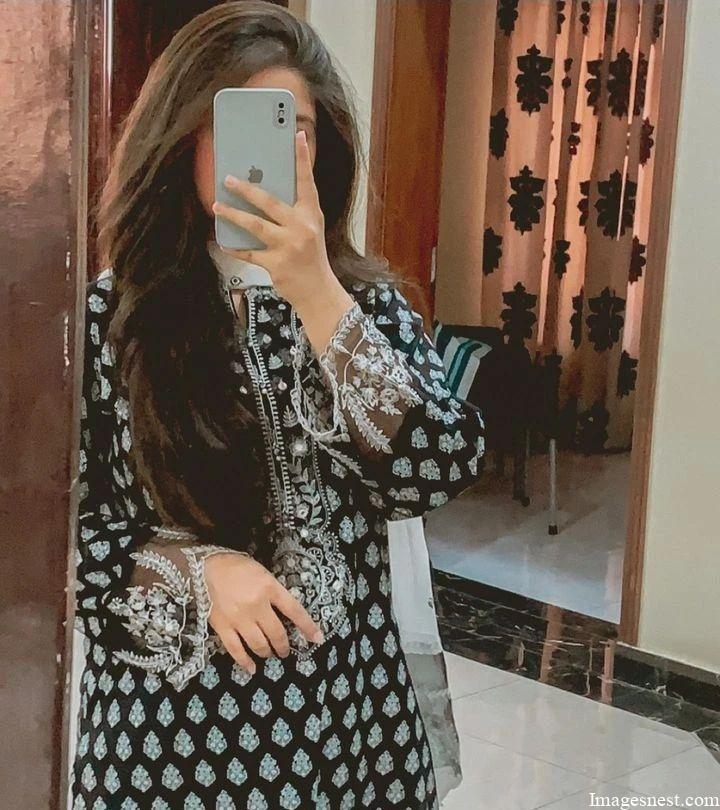 cute Girl DP with iphone